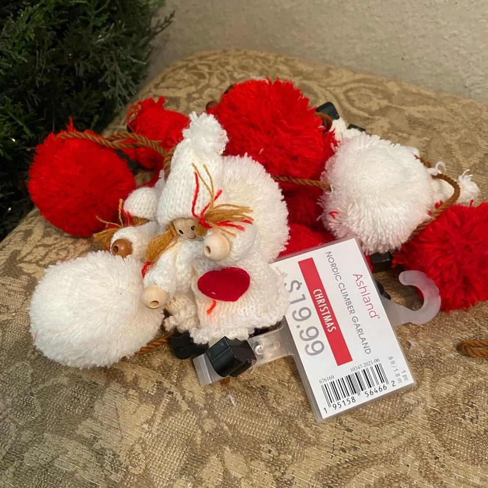 Ashland Red White Sweaters Hearts Pom Poms Snowflakes Little Girls 6 Foot NWT.